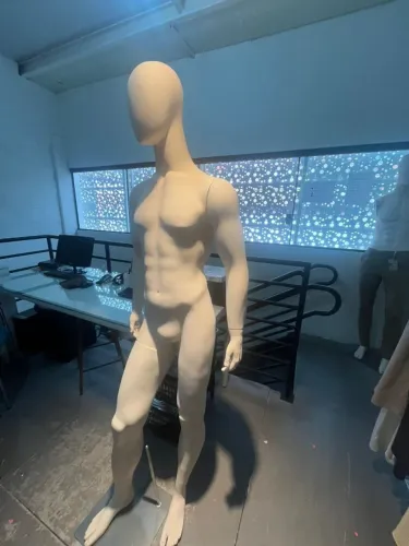 Manequins em ótimo estado