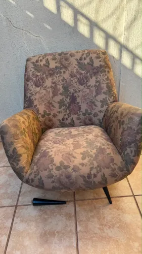 Poltrona vintage anos 60 pés palito