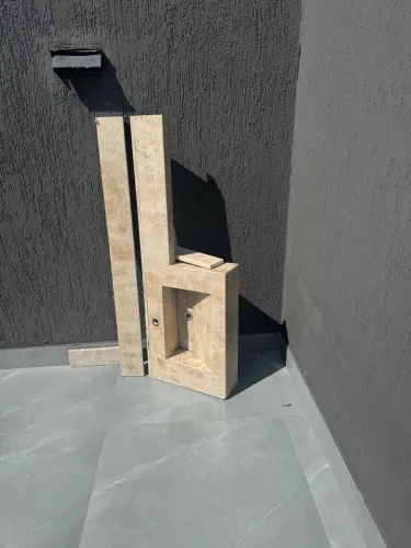Lavabo de um e1.30x 45 para o banheiro