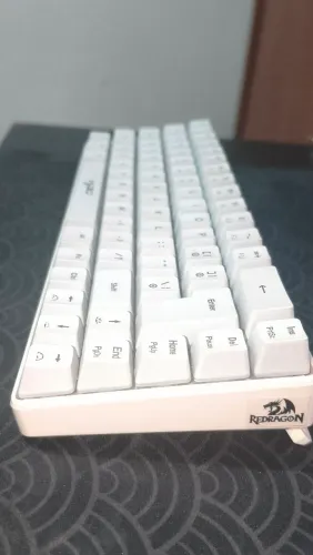 Teclado Gamer 60% HXSJ V200 RGB 68 Teclas - Excelente Estado