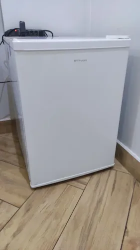 Frigobar semi novo