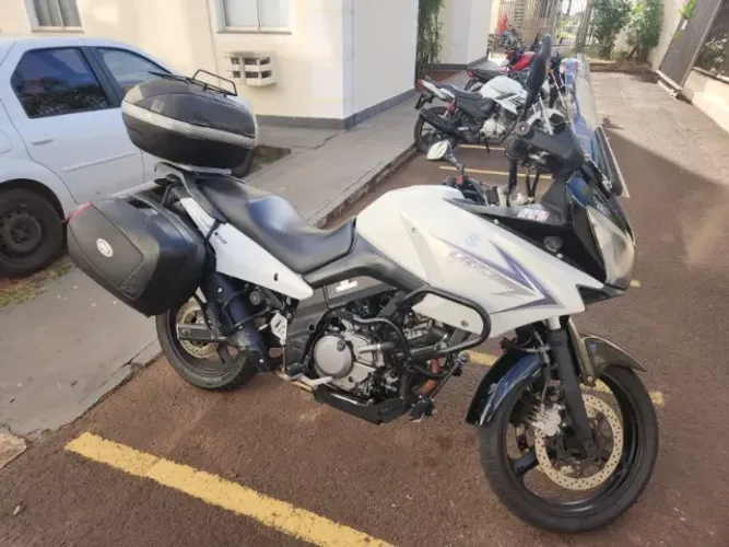 VENDO SUZUKI V-STROM DL650 - ANO 2011
