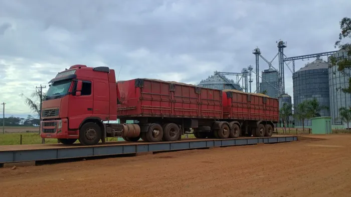 FH440 2011 Bitrem Randon 2010
