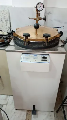 Autoclave vertical AV 75L usado