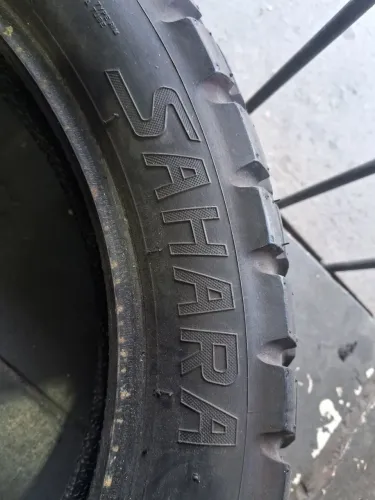 Pneu  de moto  falcon  traseiro