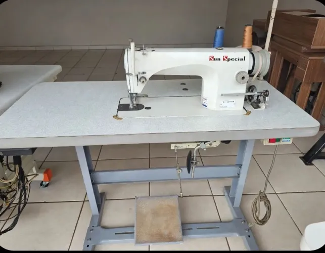 Máquina de costura reta industrial Lanmax usada