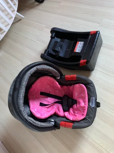 Bebê conforto + base burigotto