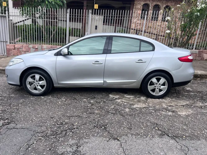 Renault Fluence Sed. Dynamique 2.0 16V Flex Aut. 2012