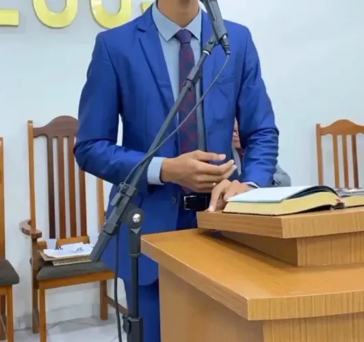 Terno elegante azul tamanho 44 com a calça