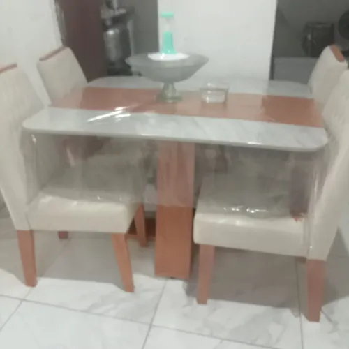 Mesa de vidro 4 lugares