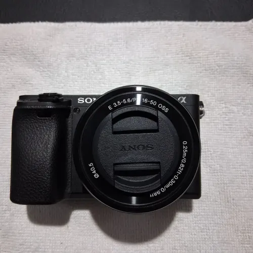 SONY A6400  - VENDO OU TROCO EM IPHONE