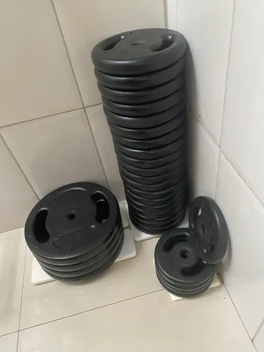 Vendo anilhas emborrachadas da marca equilíbrio e nimitz  13 reais o kl