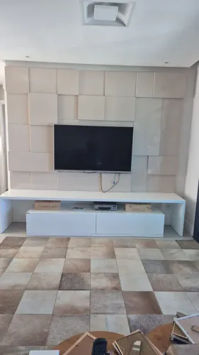 Vendo painel,aparador e dois gavetoes todos em laca da BOMTEMPO.