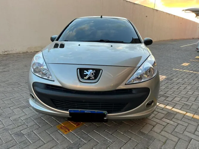 Peugeot 207 XR Sport 1.4 Flex 8V 3P 2010