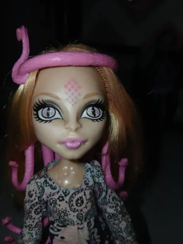 Boneca Vipirine