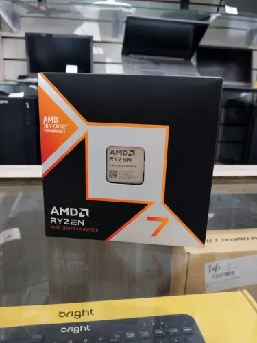 Ryzen 7 9800x3D novo lacrado