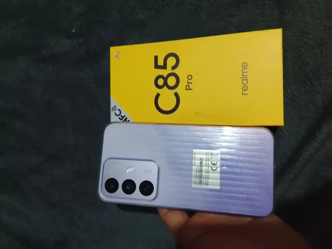 Vendo um celular C 85 zerado um dia de uso valor 1500 na caixa 