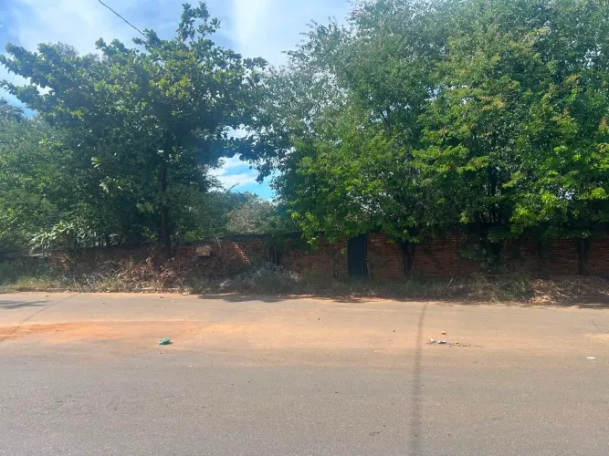 Lote 1000 m² escriturado e murado
