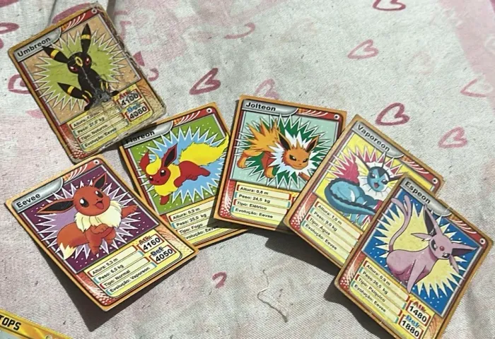 300 cards Pokémon antigas - mini card game