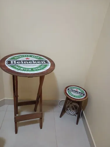 Mesinha com banquinho
