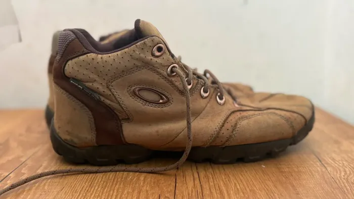 Oakley bota