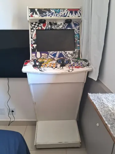 Máquina de fliperama 19" 7700 jogos USADO