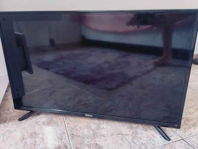 TV Philco 32, semi Smart TV