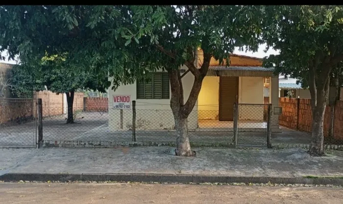 Casa a venda em Parnaso terreno 10x40