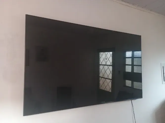 Tv Samsung 65 polegadas! Pra retirar peças 