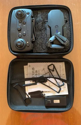 Mini Drone E88 Lsrc Dobrável Câmera 4k Preto
