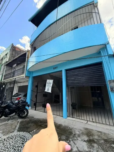 Imóvel para aluguel tem 200 metros quadrados com 8 quartos em Umarizal - Belém - PA