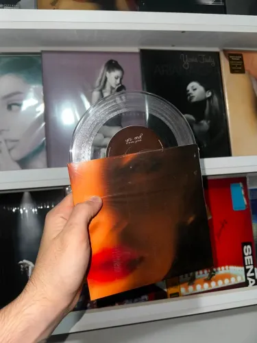 single yes and ariana lp