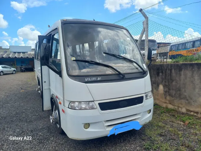 Microonibus volare V8 33 lugares