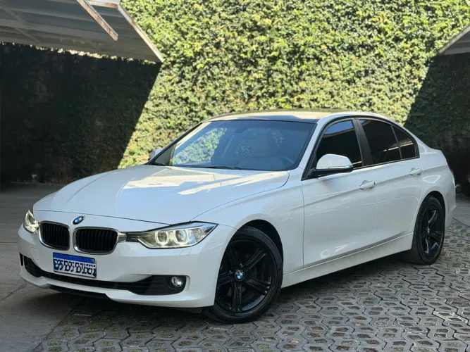 BMW 320I A 2.0 Turbo/activeflex 16V 184cv 4P 2013