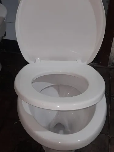 Vendo um vaso sanitário em estado de novo em boas condições