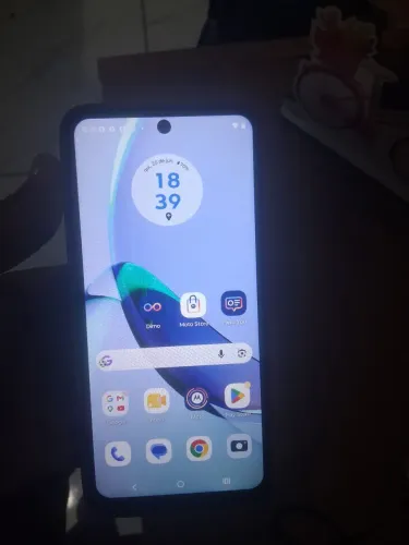 Moto G84