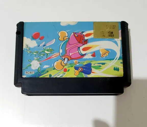 TWINBEE FAMICOM E NES NINTENDO 8 BITS CARTUCHO 100% ORIGINAL KONAMI RARIDADE ZERADA 