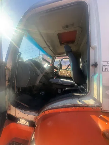 Caminhão Compactador de lixo 15m3