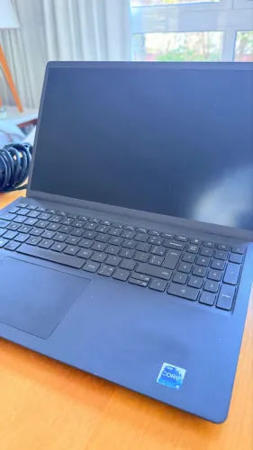 Dell Inspiron 15 3520