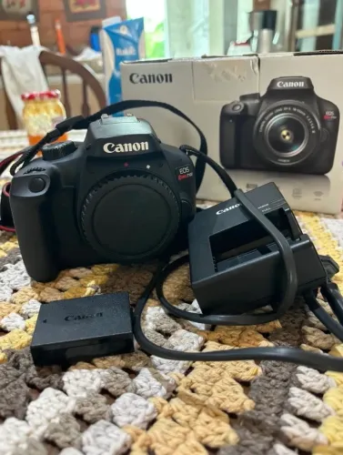 Canon EOS Rebel T100 (CORPO)
