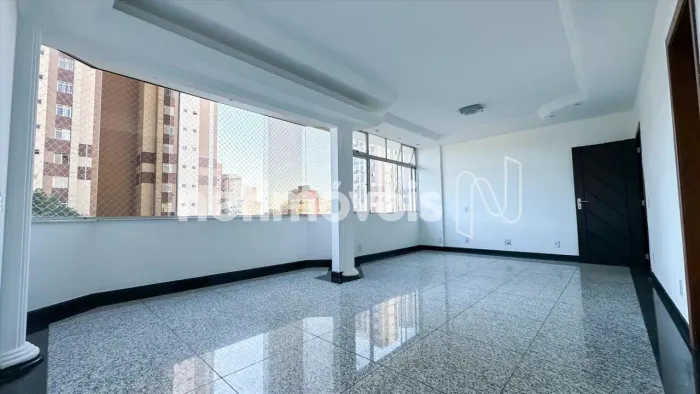 Apartamento no Coração Eucarístico, com 104 m²; de área, 3 quartos, 1 suíte, 3 banheiros e