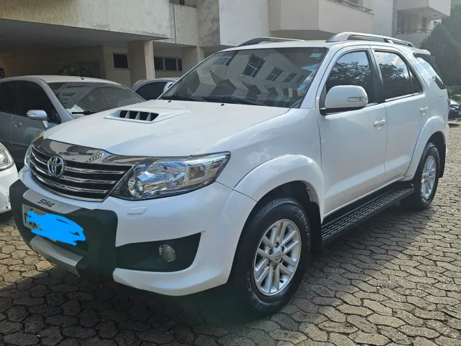 Toyota Hilux SW4 SRV D4-d 4X4 3.0 TDI Dies. AUT 2015