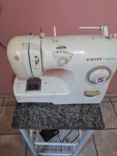 Máquina de Costura singer faschion 