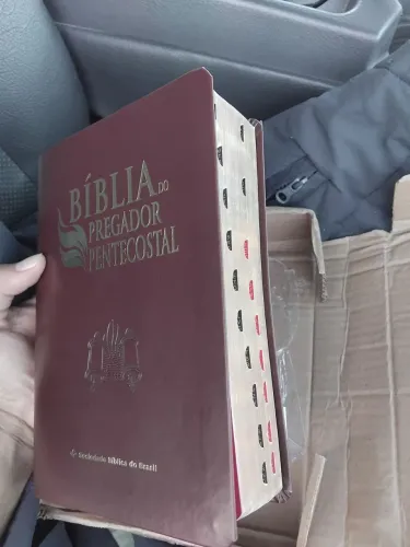 Biblia do pregador pentecostal nunca usada