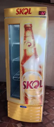Freezer Cervejeiro Semi Expositor Vertical - Metalfrio