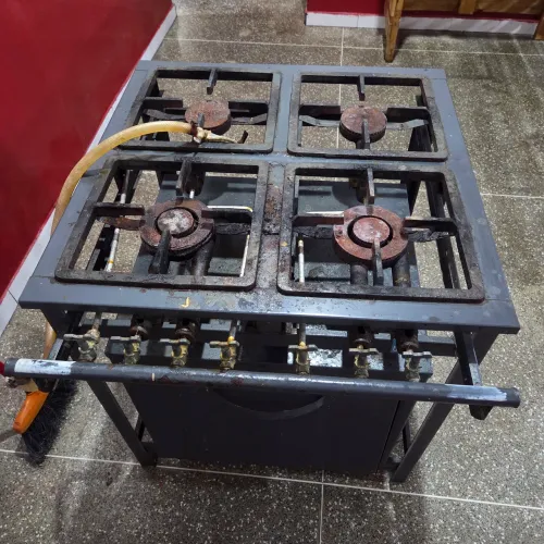 Fogão Industrial 4 Bocas com Forno Tron - Preço de Desapego!