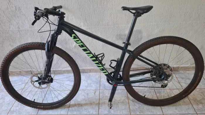 Vendo ou troco bicicleta SPECIALIZED