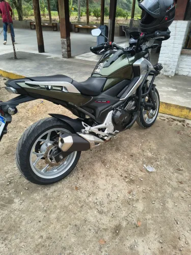 Vendo NC 750 Baixo KM