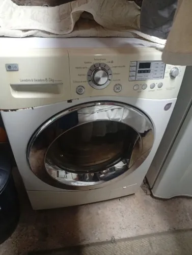 Vendo lava e seca de 8.5 Kg funcionando a lavagem perfeitamente a secagem nunca usei