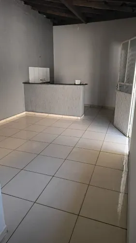 Aluga-se barracão pra uma pessoa